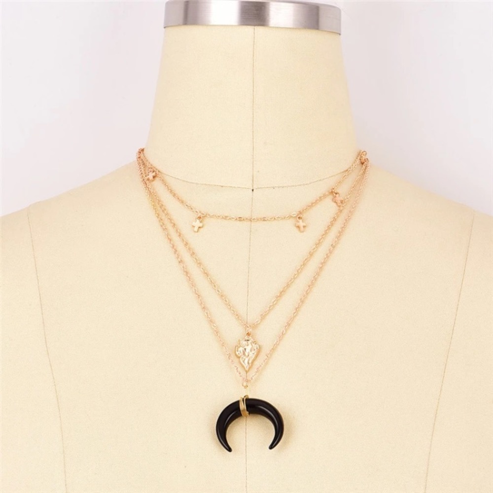 New Gold Layered Crescent Arrowhead Necklace - Picture 3 of 4